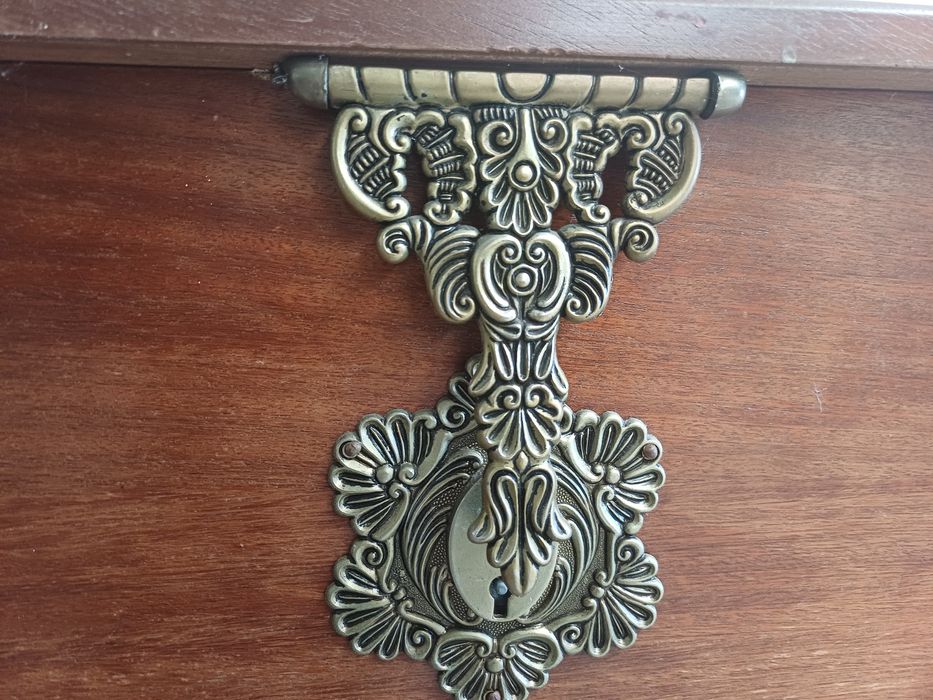 Arca/Baú em madeira para arrumação