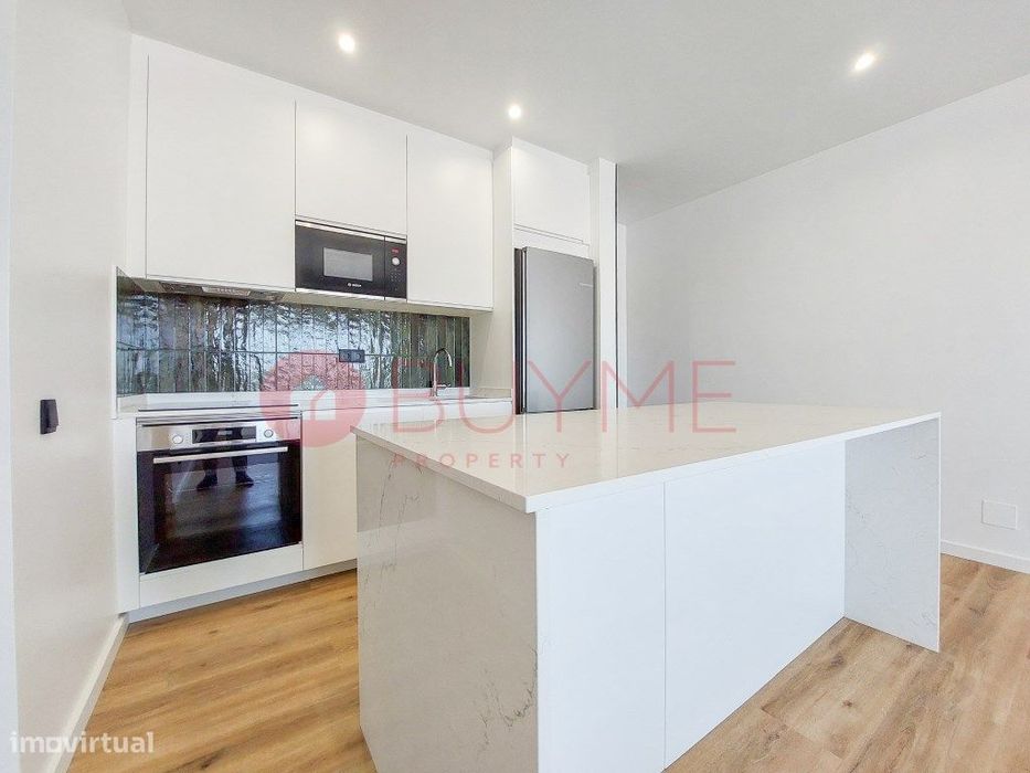 Apartamento T1 com varanda no centro de Quarteira a 100m da praia