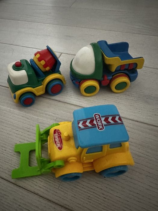 Інерційні машинки для малюків