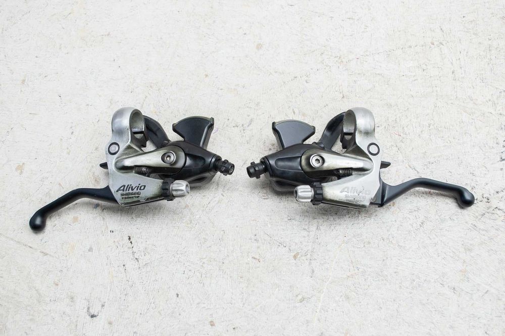Моноблоки Shimano Alivio 3x8 ST-MC20 манетки\монетки\шифтеры