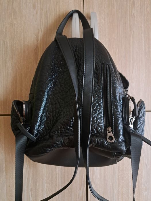 Mochila preta nova