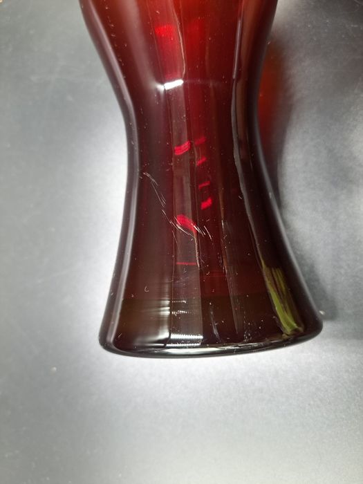 Wazon dzban amfora szklany czerwony Szkło Artystyczne Sudety Horbowy