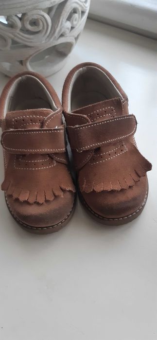 Sapatos camurça menino tam 25