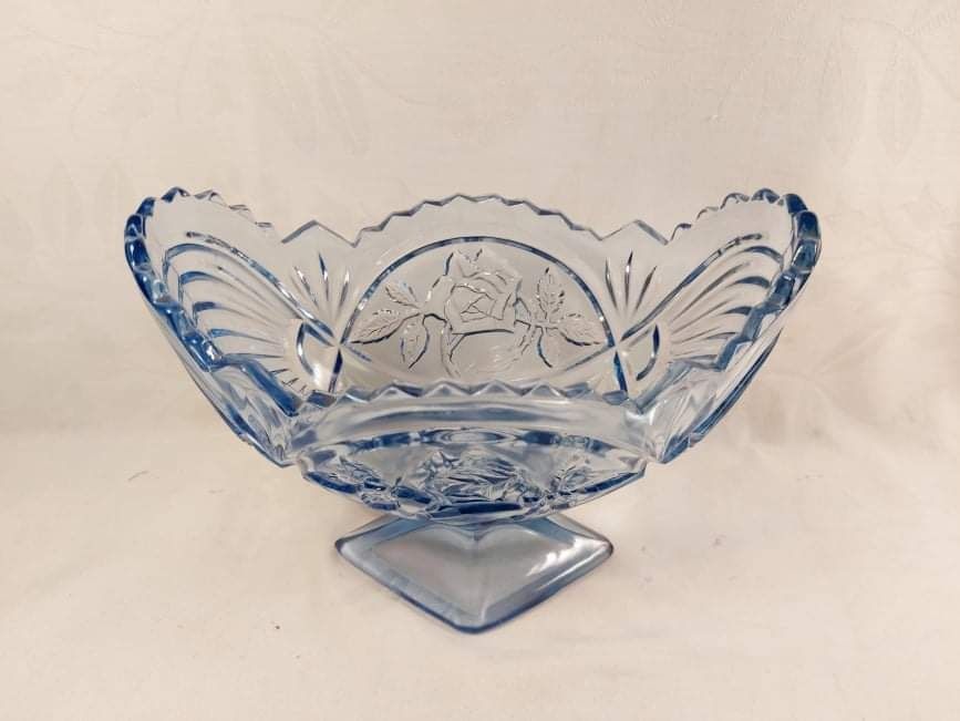 Żardiniera z różą, huta Ząbkowice.