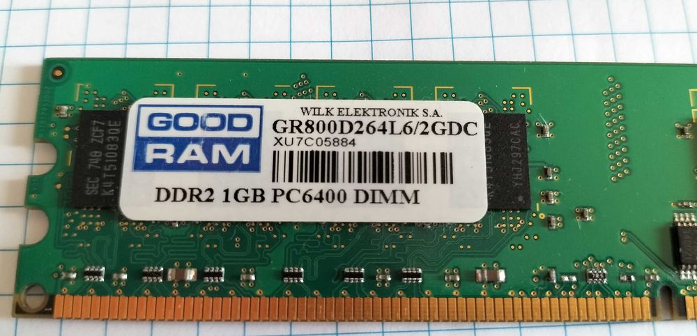 Pamięć komputerowa DDR2 2 GB i 1 GB