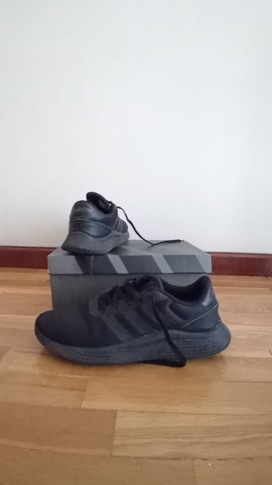adidas lite racer 2.0 black 
size 42 
estado: muito bom ( deixaram me
