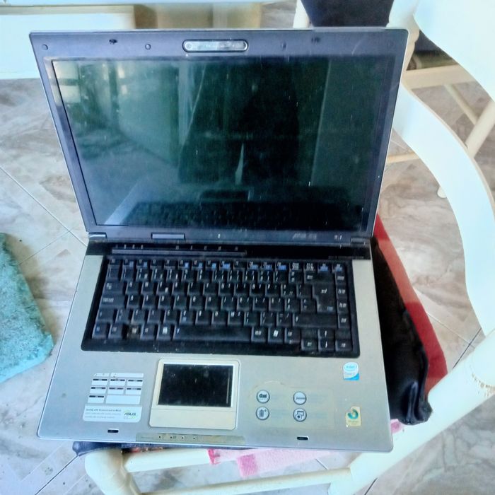 pc para peças antigo mas de bom aspeto