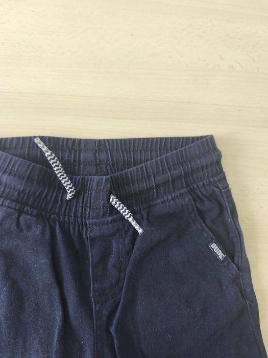 Spodnie granatowe dla chłopca eleganckie joggery 104