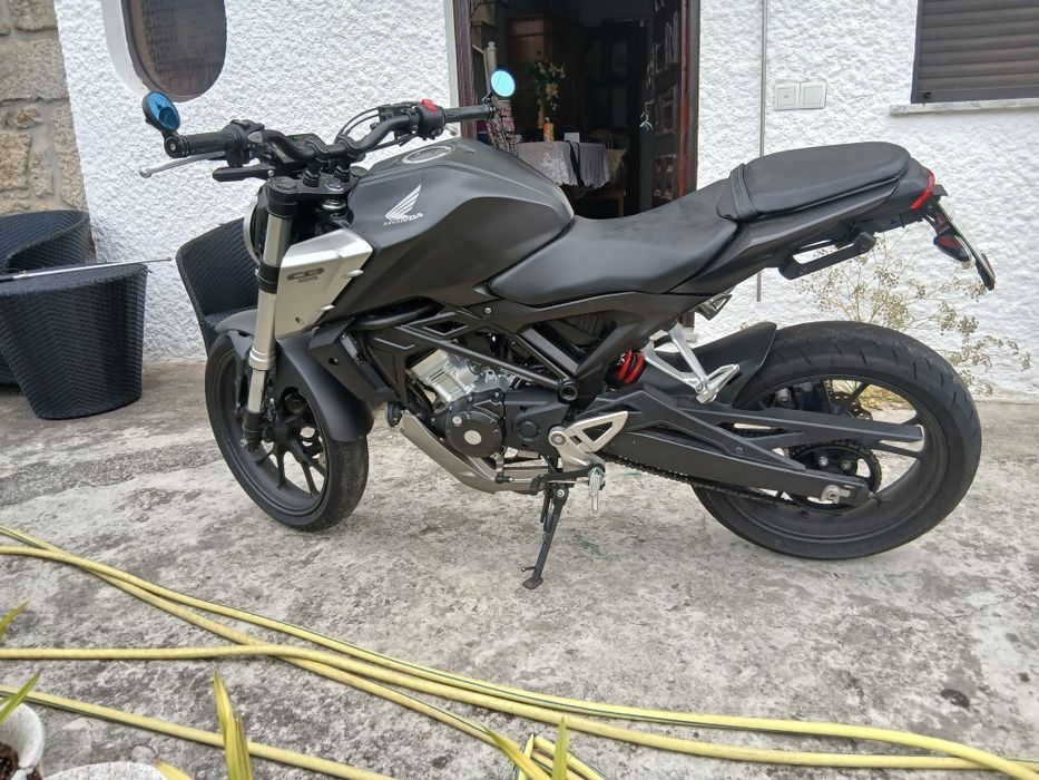 Honda  CB125r como nova