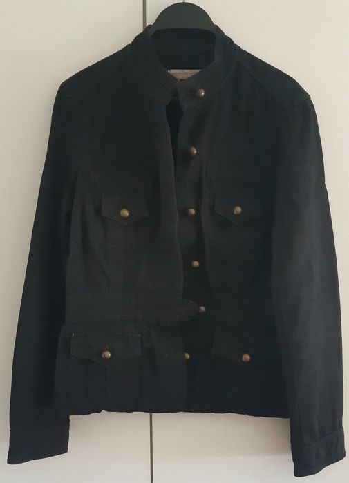 Casaco preto estilo militar