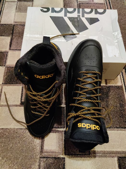 Продам мужские зимние кроссовки Adidas Hoops 3.0 MID WTR.