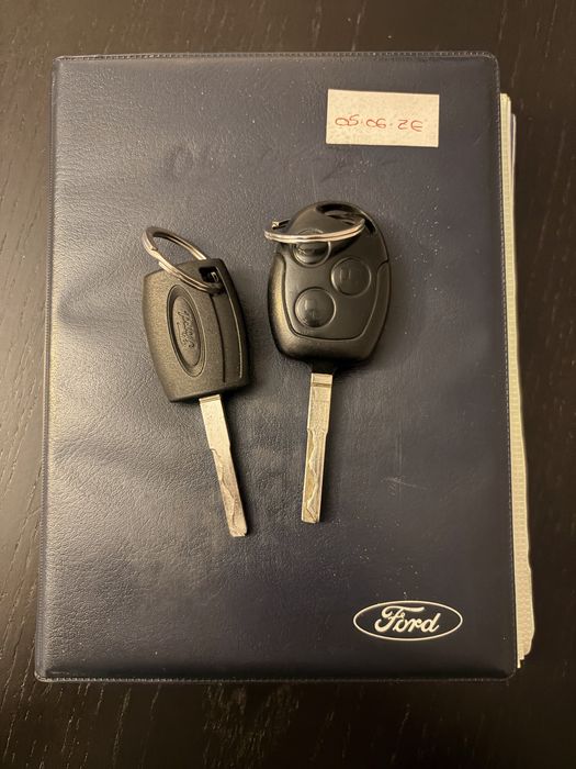 Ford Focus C-max 1.6 Tdci Preto - Excelente estado