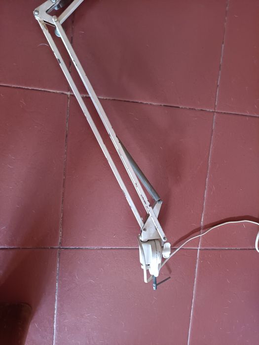 Candeeiro articulado