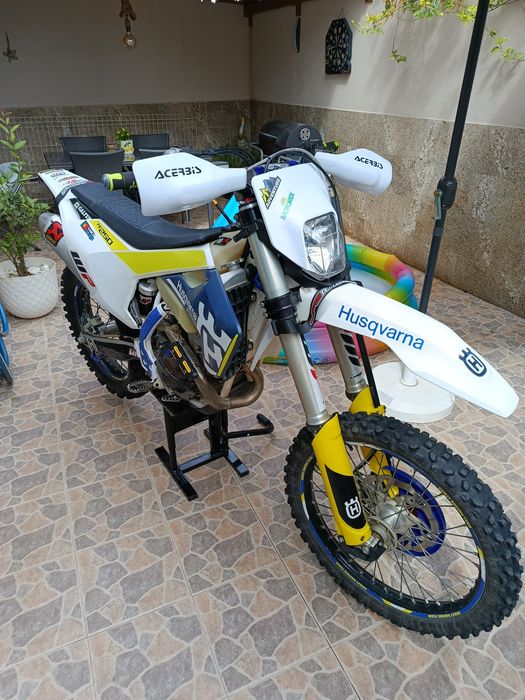 Husqvarna FE 250 2017 matriculada.
