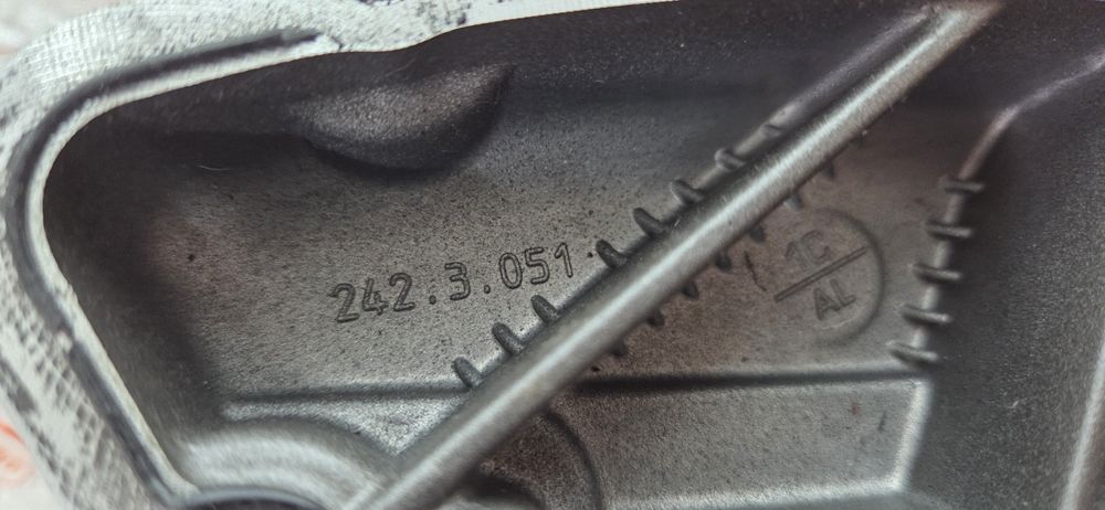 Ducati Monster 696/796 pokrywa Alternatora dekiel kapa  lewa