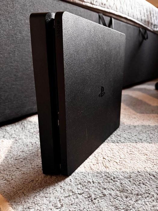 PlayStation 4slim