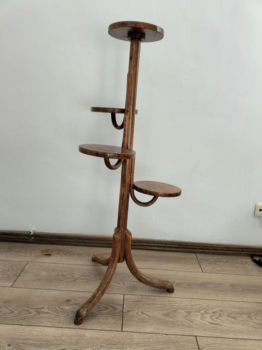 Kwietnik z giętego drewna. Radomsko