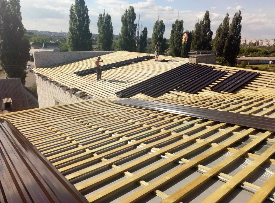 Кровельщики. Ремонт крыши и кровли. Строительство крыши.Опытный мастер