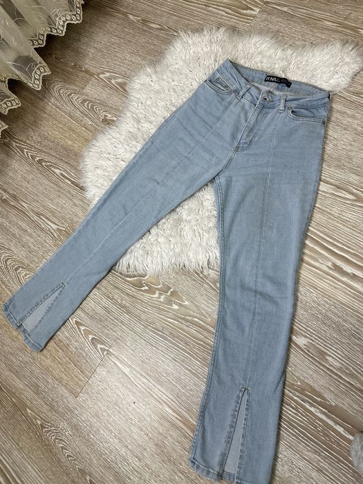 Светлые джинсы, с-м ,