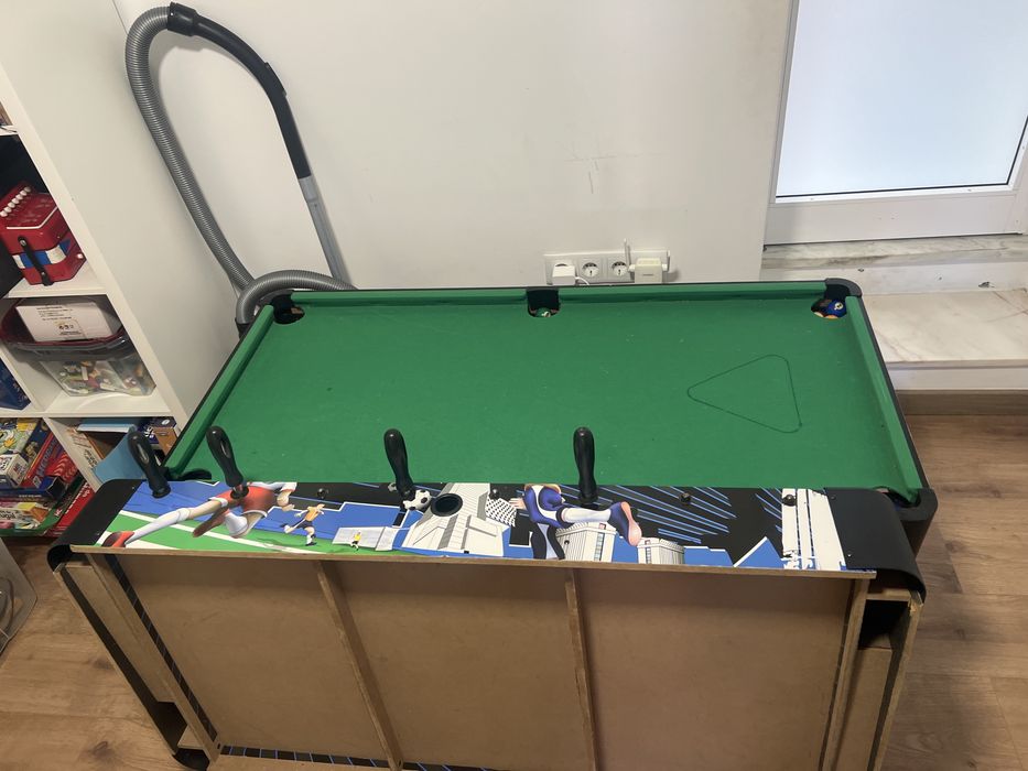 Mesa de matraquilhos com varios jogos