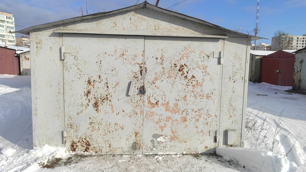 Сдам гараж. За амстором, пески.