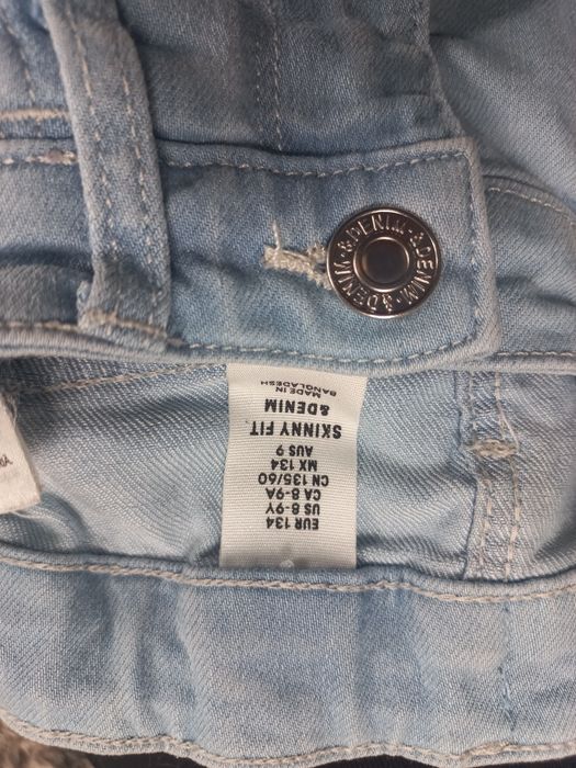 Spodnie jeansy dziewczynka rurki 134