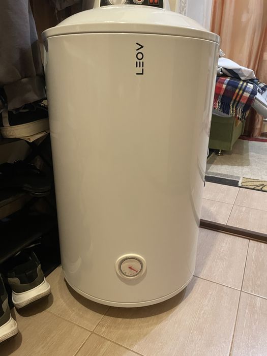 Продам Бойлер  Leov на 100 л новый
