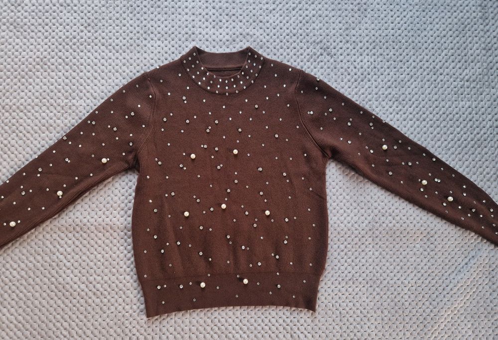 Sweter damski, zdobiony, rozm. S/M.