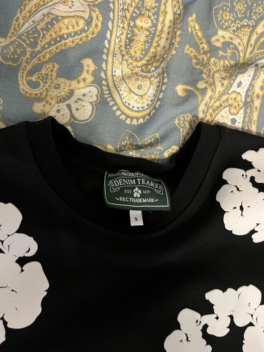 T-shirt.