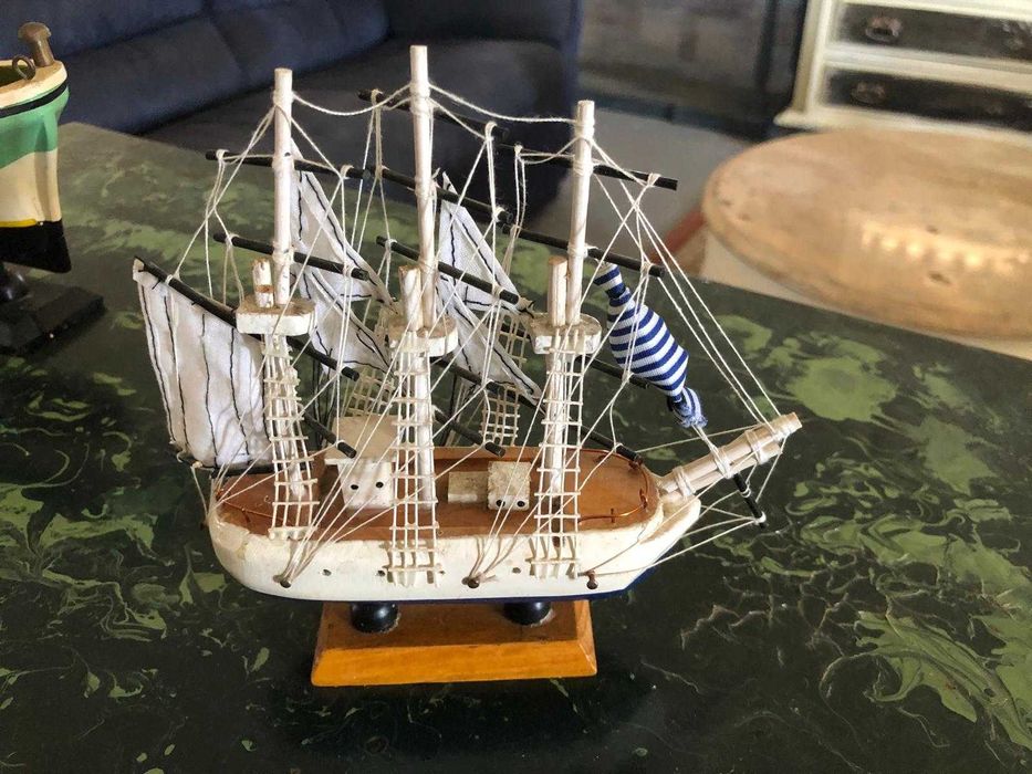 Vintage boat in good condition; dimensions shown in photos