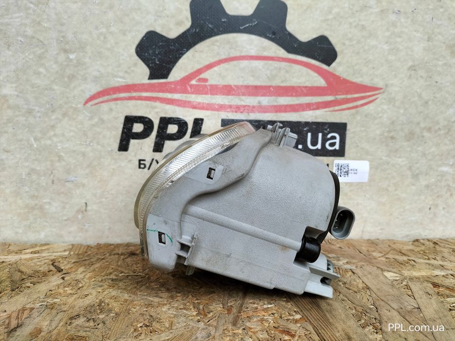 Lexus IS II 2005-2010 Фара противотуманная левая туманка