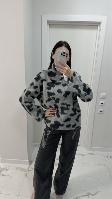 Кофта нова, з БІРКОЮ