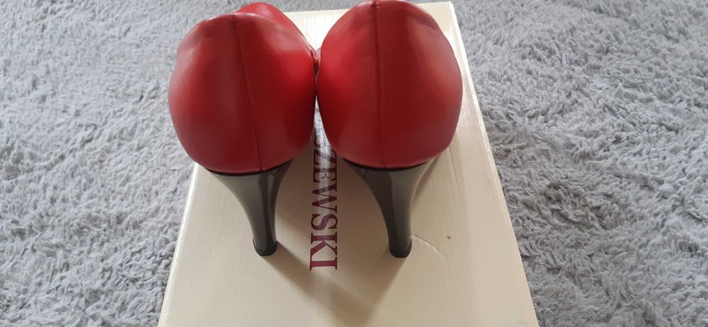 Buty damskie nowe 35
