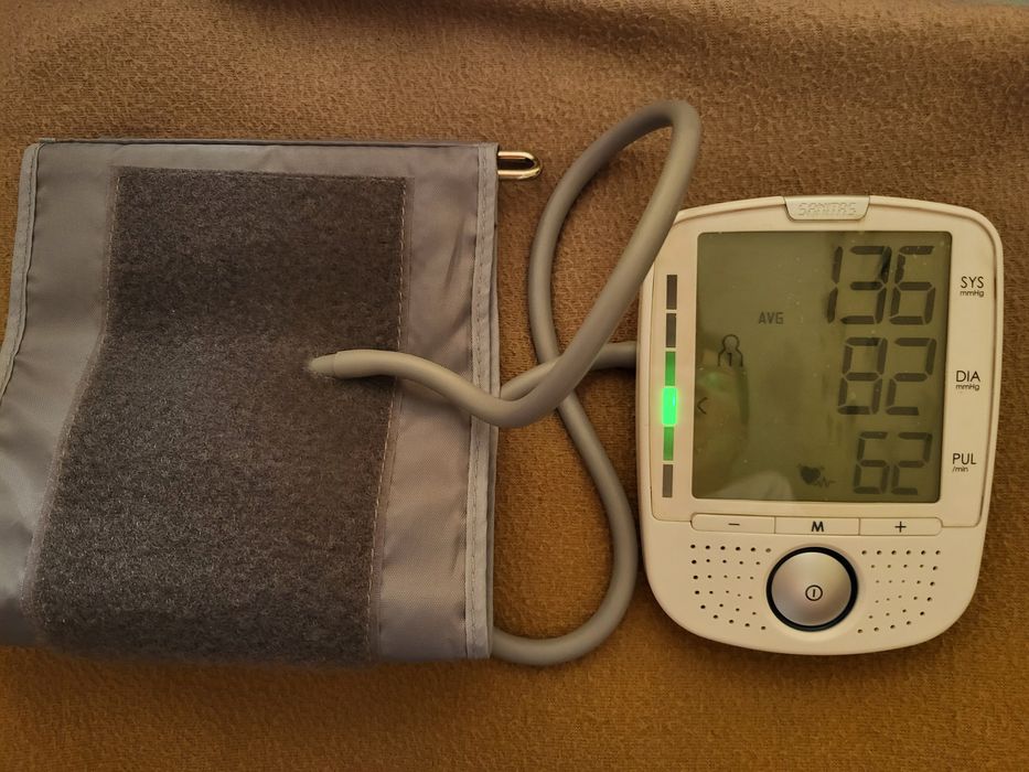 Ciśnieniomierz naramienny elektroniczny