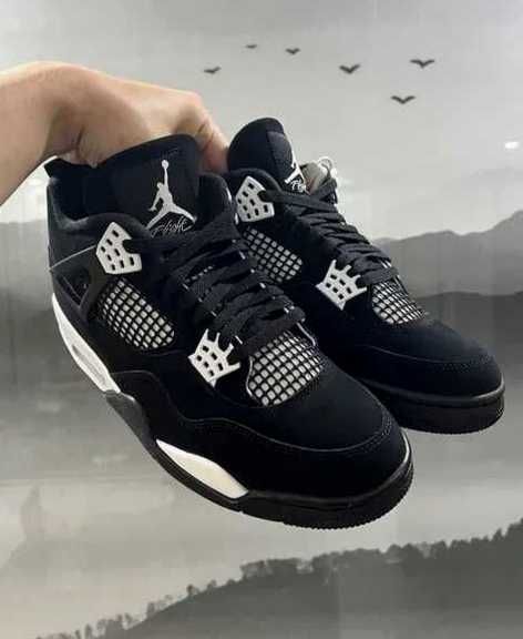 Jordan 4 Retro White Thunder R.40