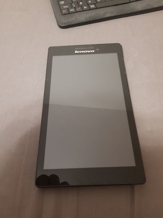 Tablet,,etui z  klawiaturą