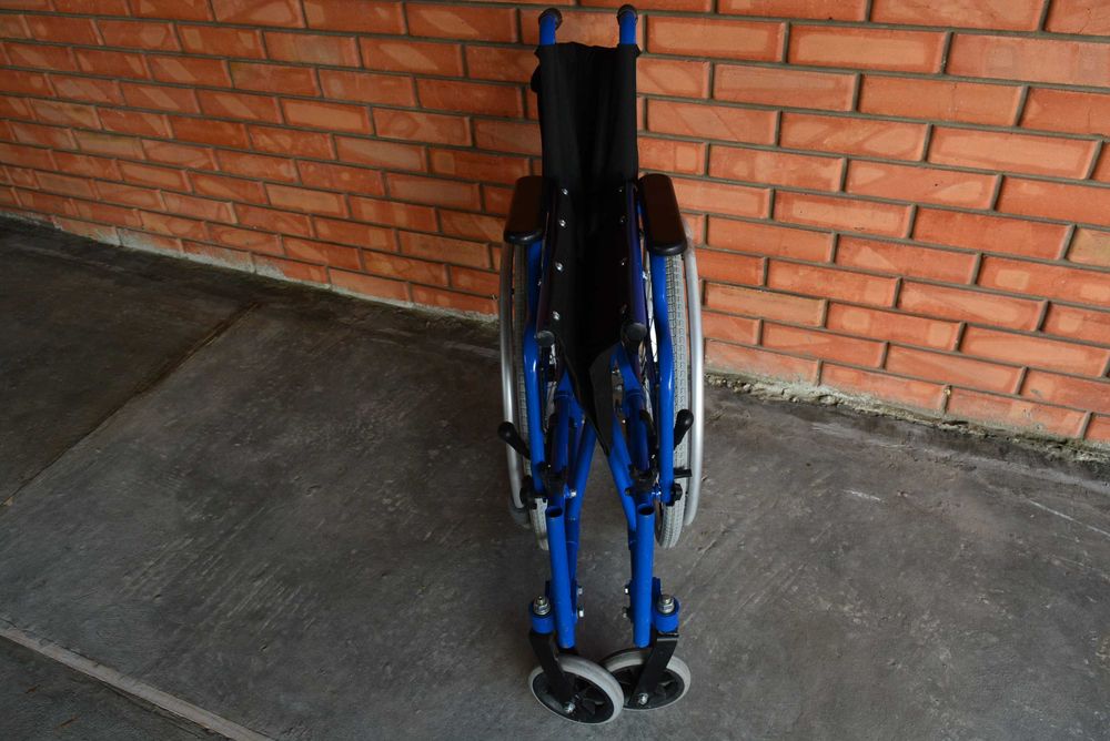 Інваліднє крісло (візок)