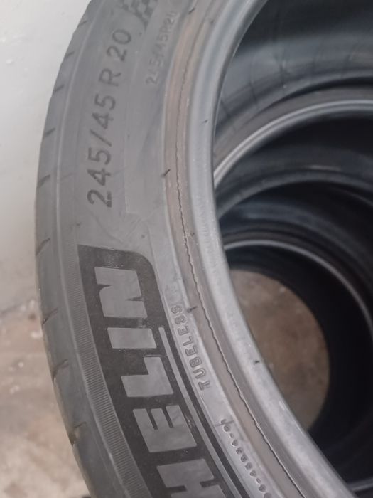 Pneus 245.45. 20 + 285.40.20   Michelin Pilot Sport