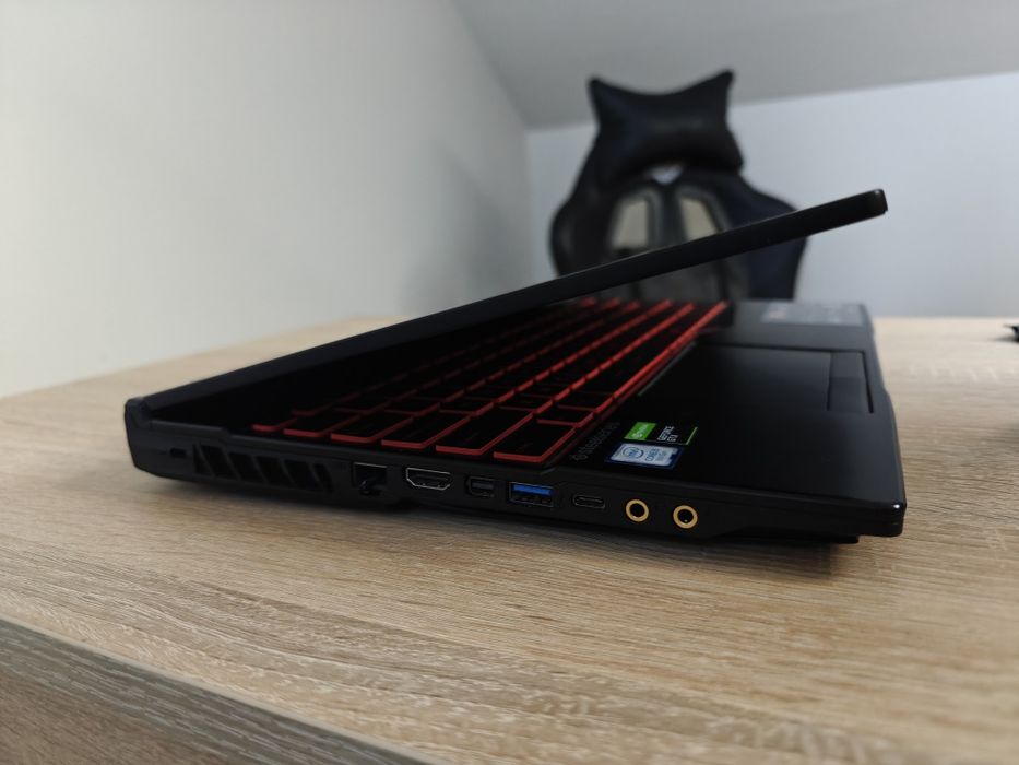 Laptop  MSI GL65, rtx1650
