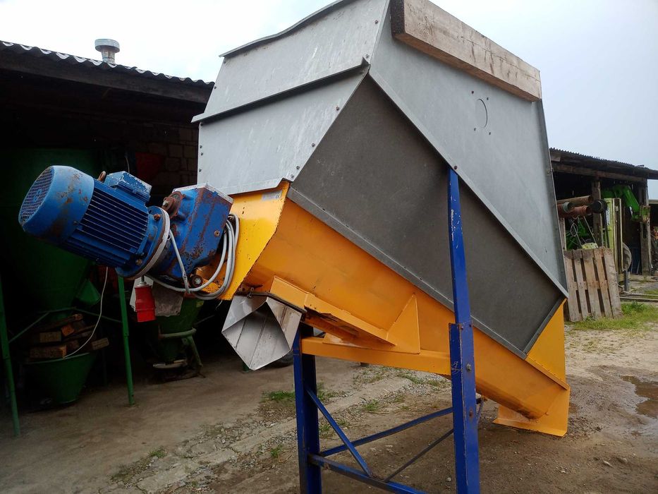 mieszalnik śrutownik niemiecki Łukośny zaprawiarka 3t