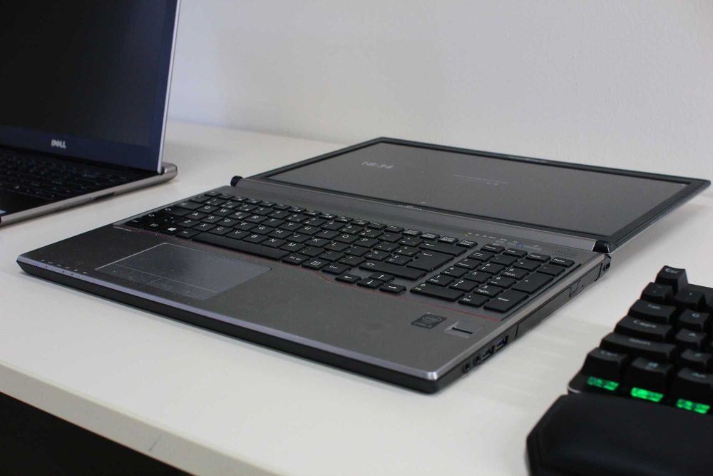 Laptop Fujitsu Intel i5 RAM 24GB SDD256/512 Gwarancja 12 m LED 15'6"