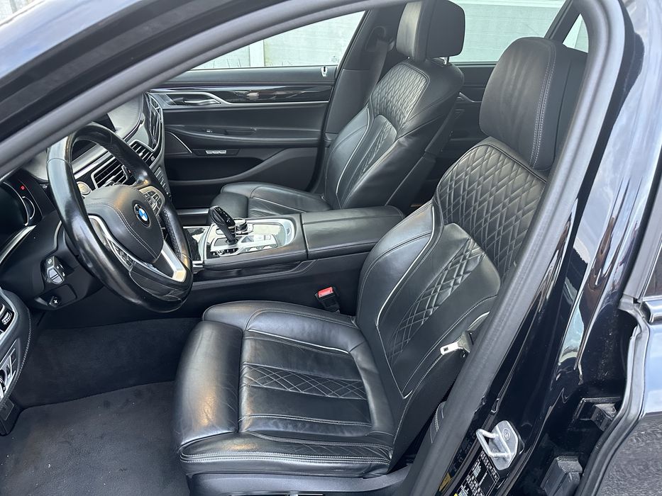 BMW 740e M Performance