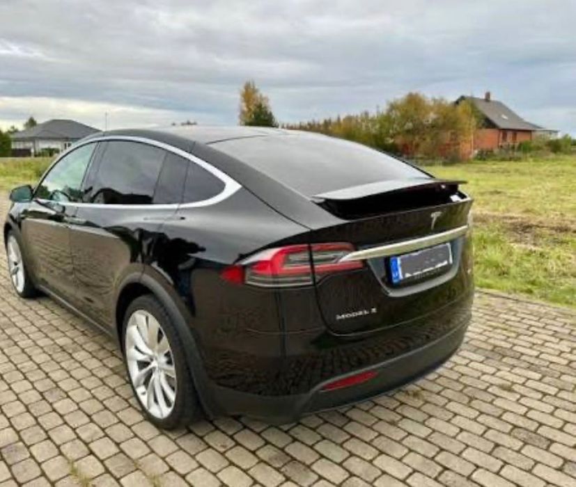 Оренда автомобілей Tesla Київ та обл