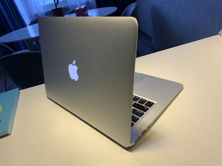 Продам MacBook Air