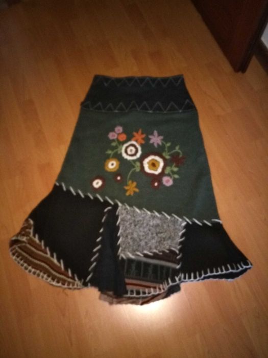 Saia de Lã, única, feita artesanalmente.