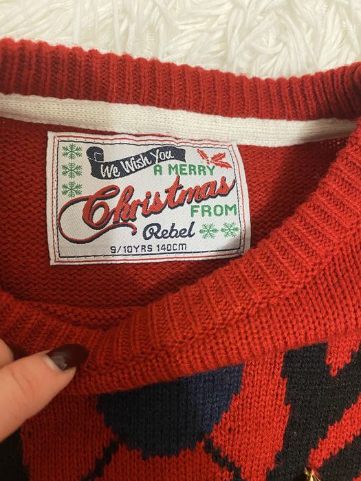 Новогодний красный свитер с оленем новорічний светр 140 см 9/10