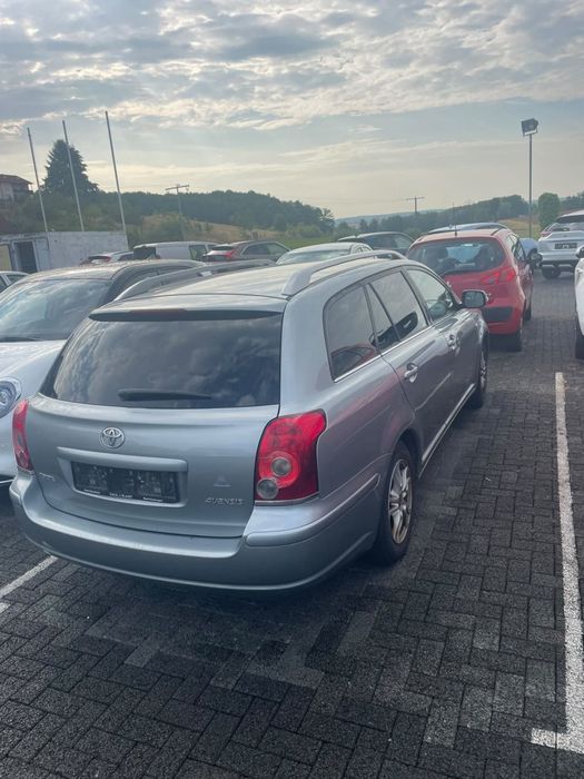 Toyota avensis 1.8