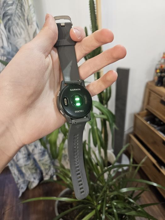 Garmin Vivoactive 4 – stan dobry, w pełni sprawny