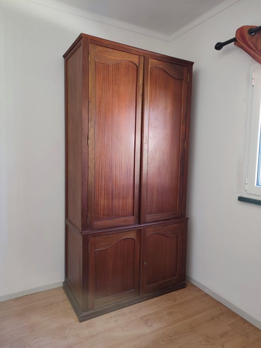 Roupeiro de quarto altíssimo
