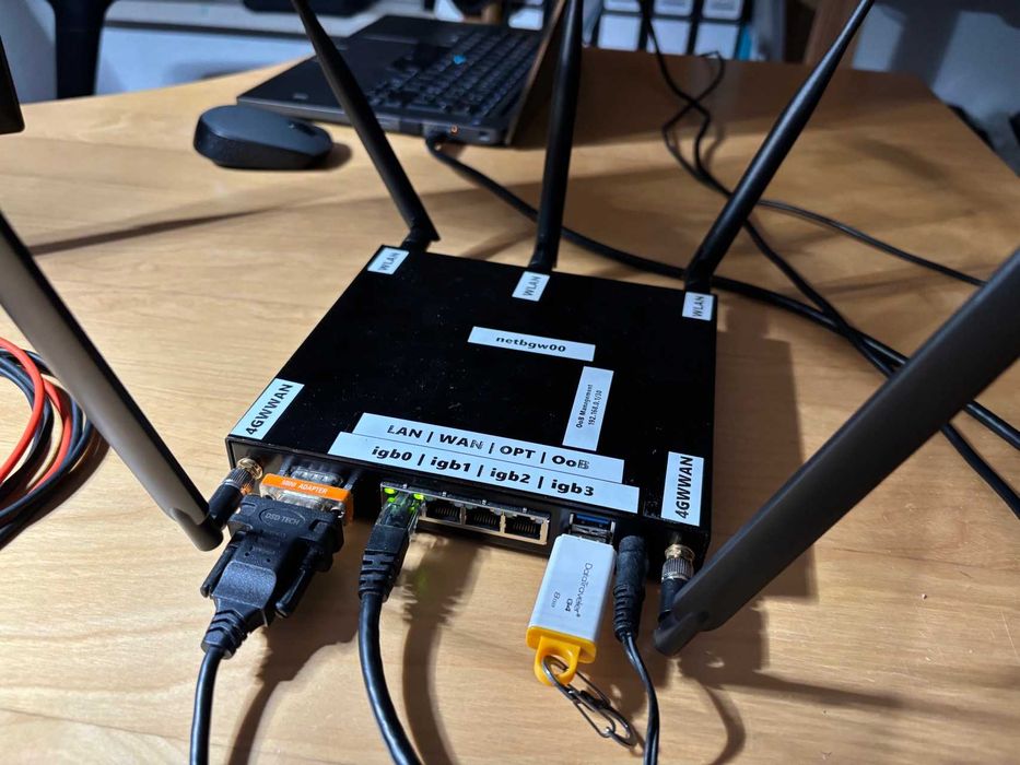 PC Engines apu4c4 4Gb RAM + Wifi + 4G WWAN